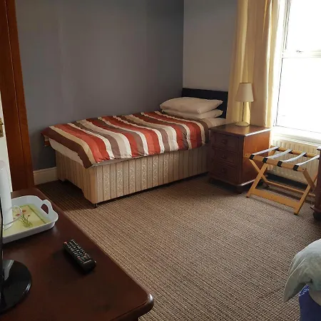 Fitzgeralds Bar And Bed & Breakfast